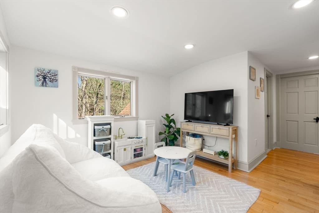 Single Family Residence at 22 Old Cambridge Turnpike, Lincoln MA 01773, Lincoln, photo 32 of 42
