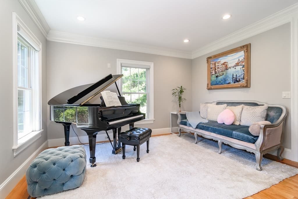 Single Family Residence at 4 Nipmuc Lane, Southborough MA 01772, Southborough, photo 6 of 42