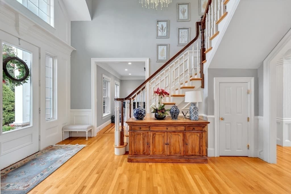 Single Family Residence at 4 Nipmuc Lane, Southborough MA 01772, Southborough, photo 5 of 42