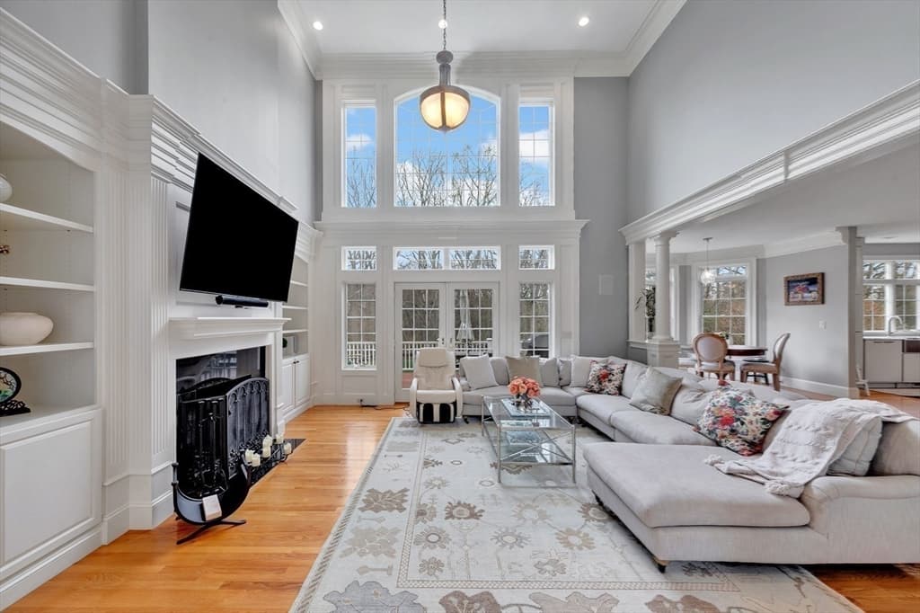 Single Family Residence at 4 Nipmuc Lane, Southborough MA 01772, Southborough, photo 10 of 42