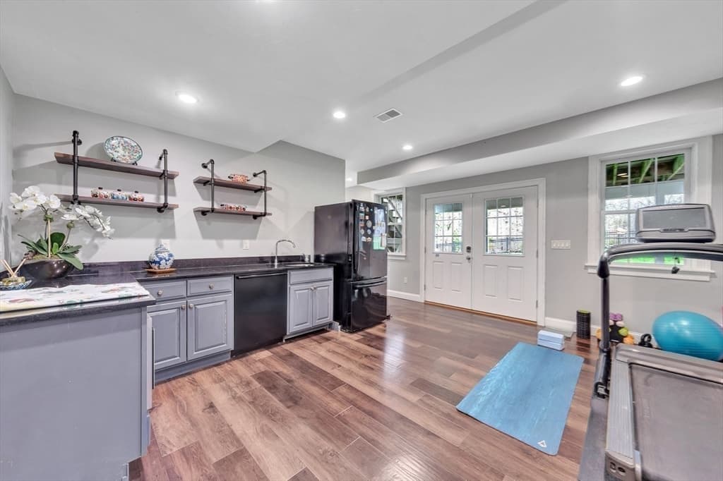 Single Family Residence at 4 Nipmuc Lane, Southborough MA 01772, Southborough, photo 33 of 42