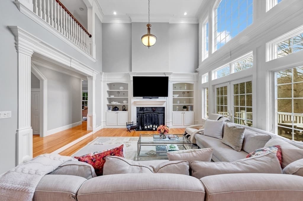 Single Family Residence at 4 Nipmuc Lane, Southborough MA 01772, Southborough, photo 11 of 42