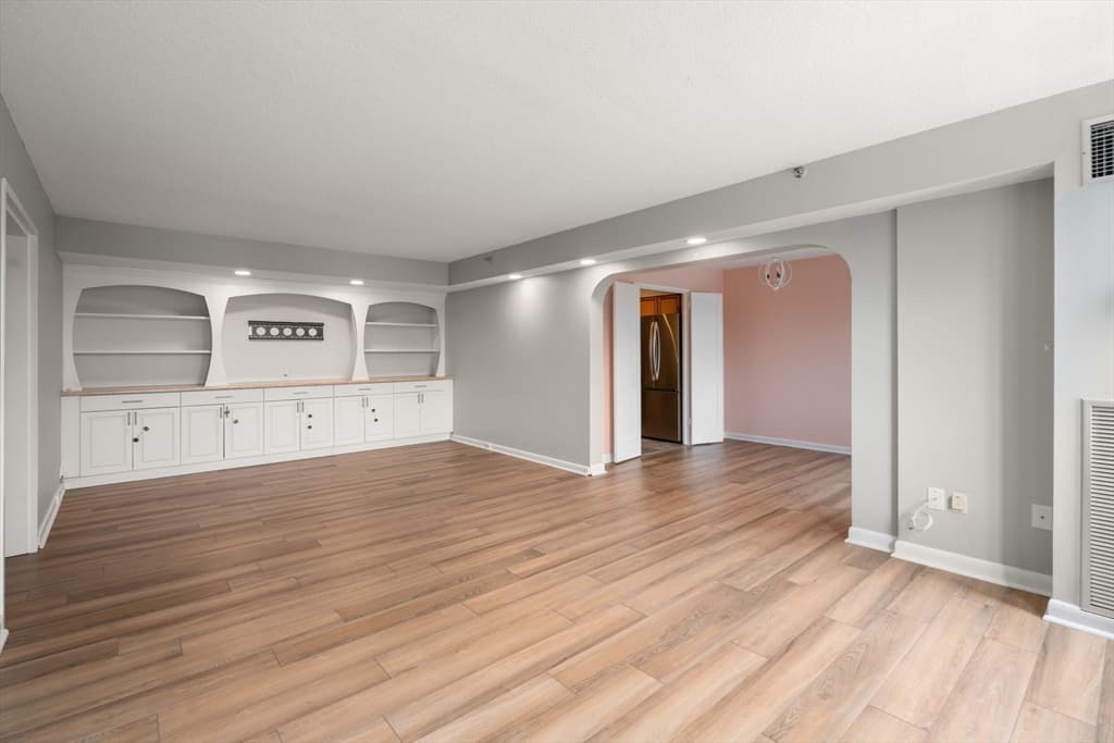 Condominium at 250 Hammond Pond Parkway # 609N, Newton MA 02467, Newton, photo 9 of 28