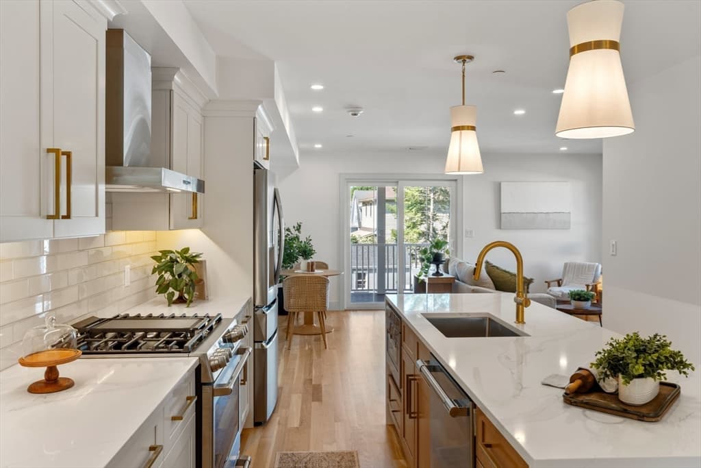 6-8 South # 2, Stoneham MA 02180 photo 6
