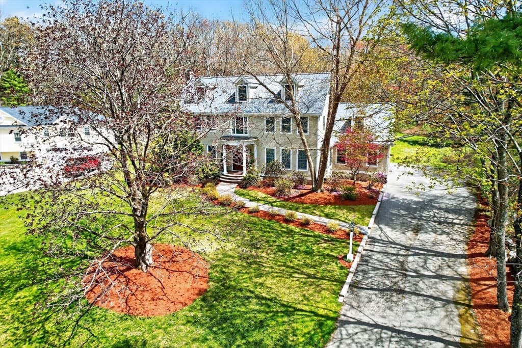 Single Family Residence at 17 Morningside Lane, Lincoln MA 01773, Lincoln, photo 3 of 40