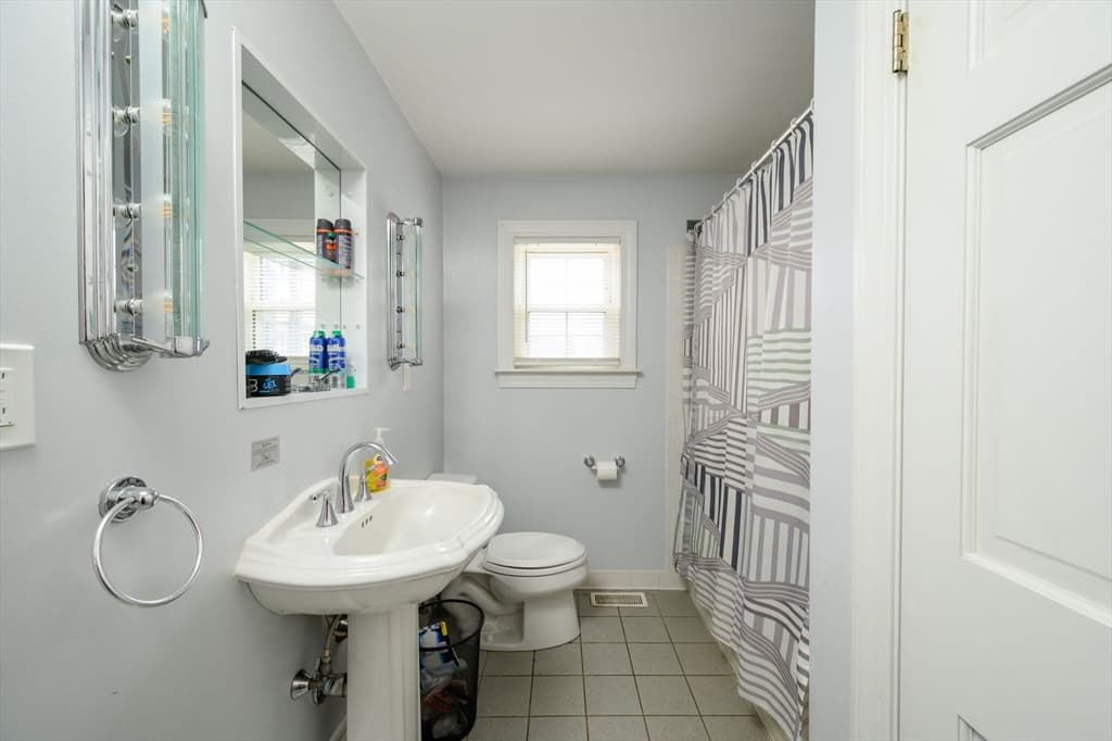291 Centre St, Quincy MA 02169 photo 20