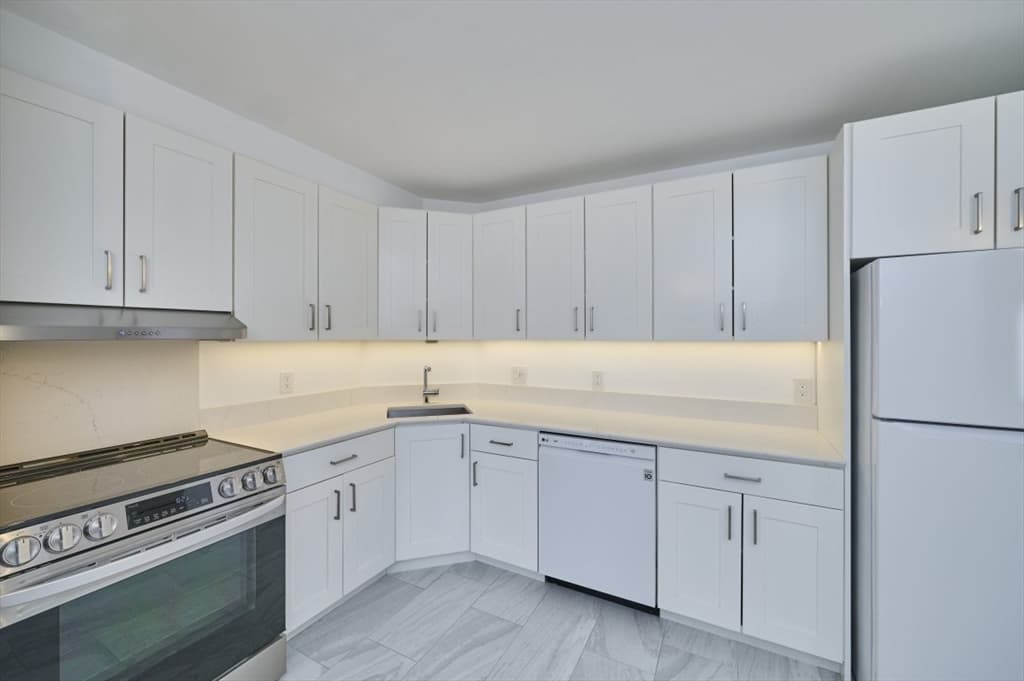 Condominium at 151 Coolidge Ave # 404, Watertown MA 02472, photo 12 of 26