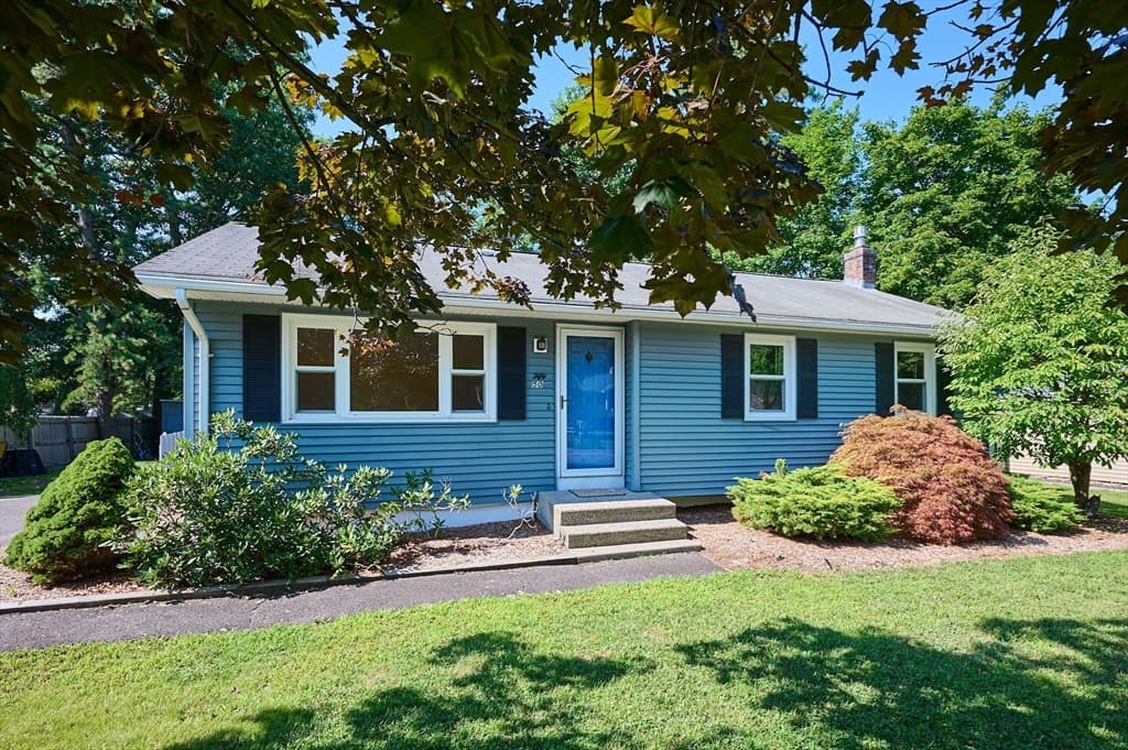 50 Phelps St, Easthampton MA 01027