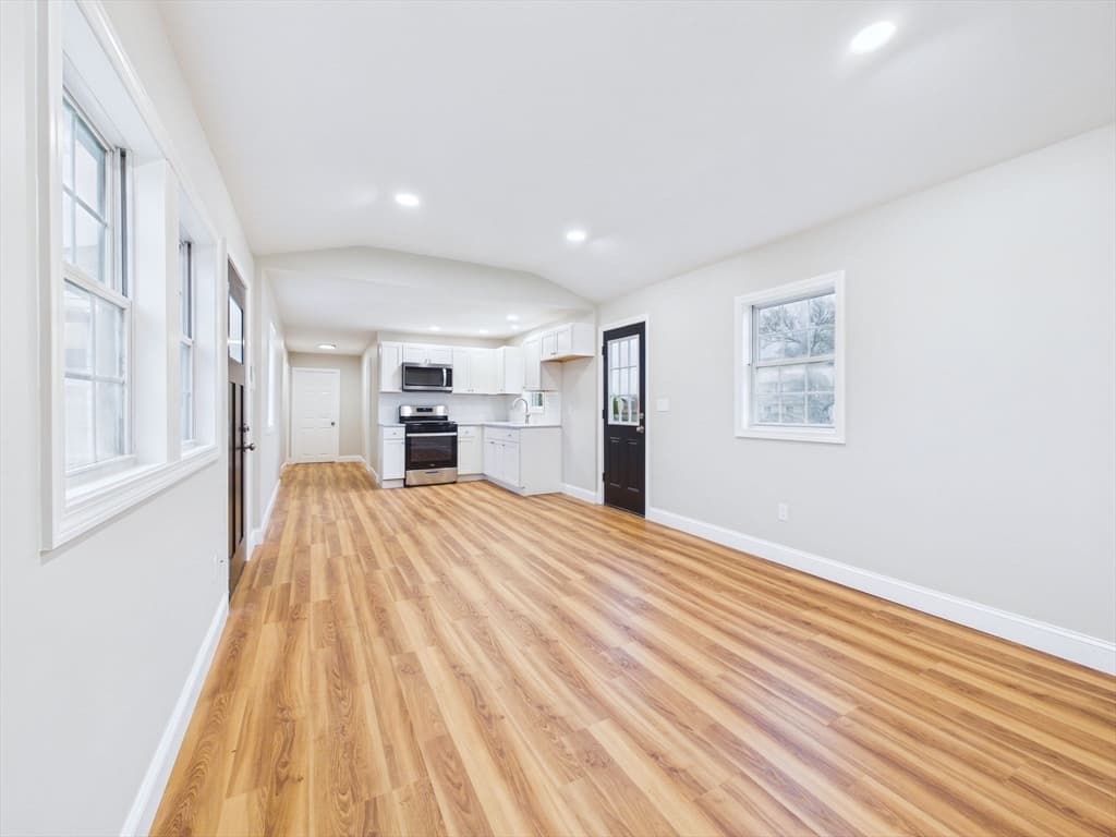 Single Family Residence at 715 Newhall St, Fall River MA 02721, photo 12 of 26