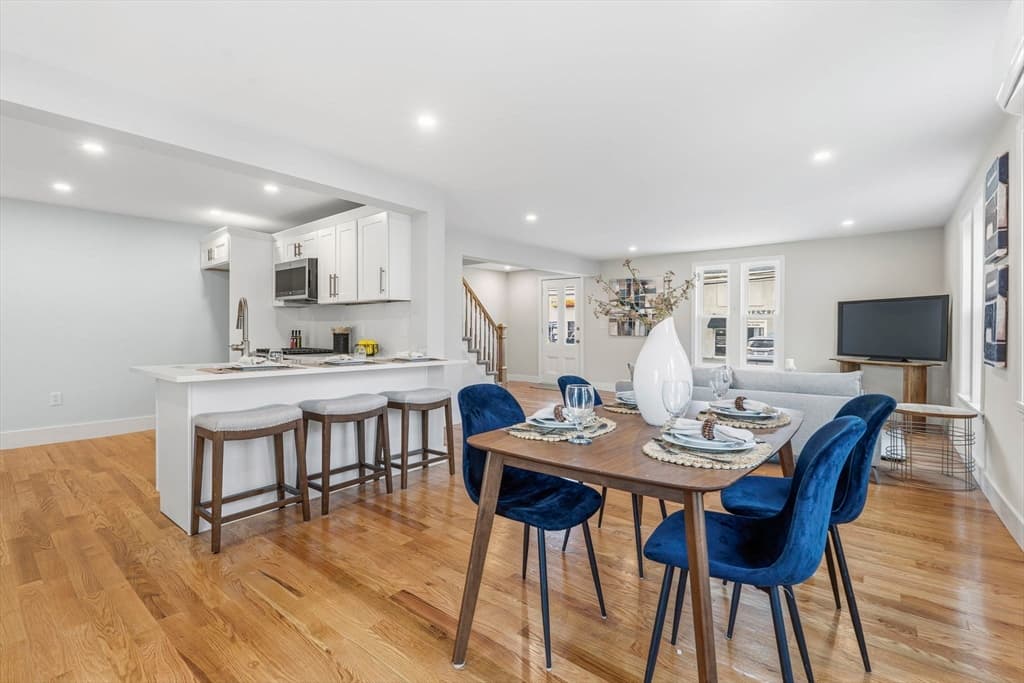 8 Hammatt St # 1, Ipswich MA 01938