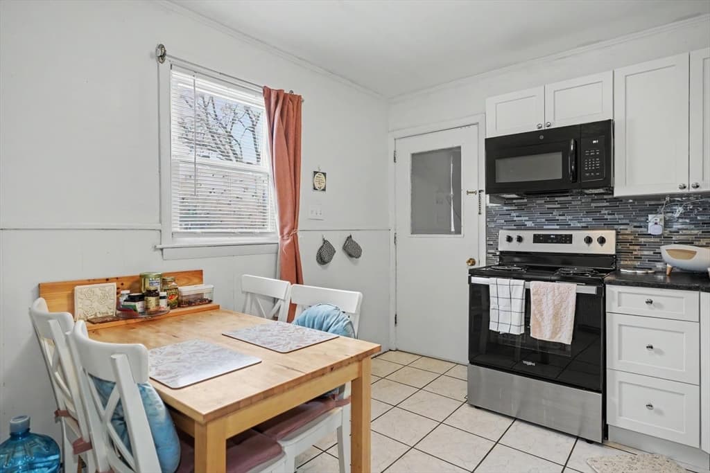 Condominium at 188 Waverley St # 2, Belmont MA 02478, Belmont, photo 5 of 23