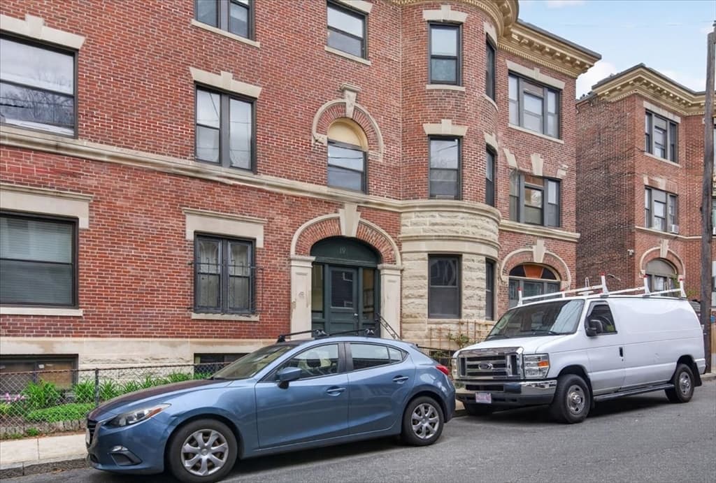 19 Royal St # 6, Boston MA 02134