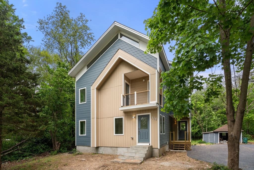 174 Gilbert St, Mansfield MA 02048