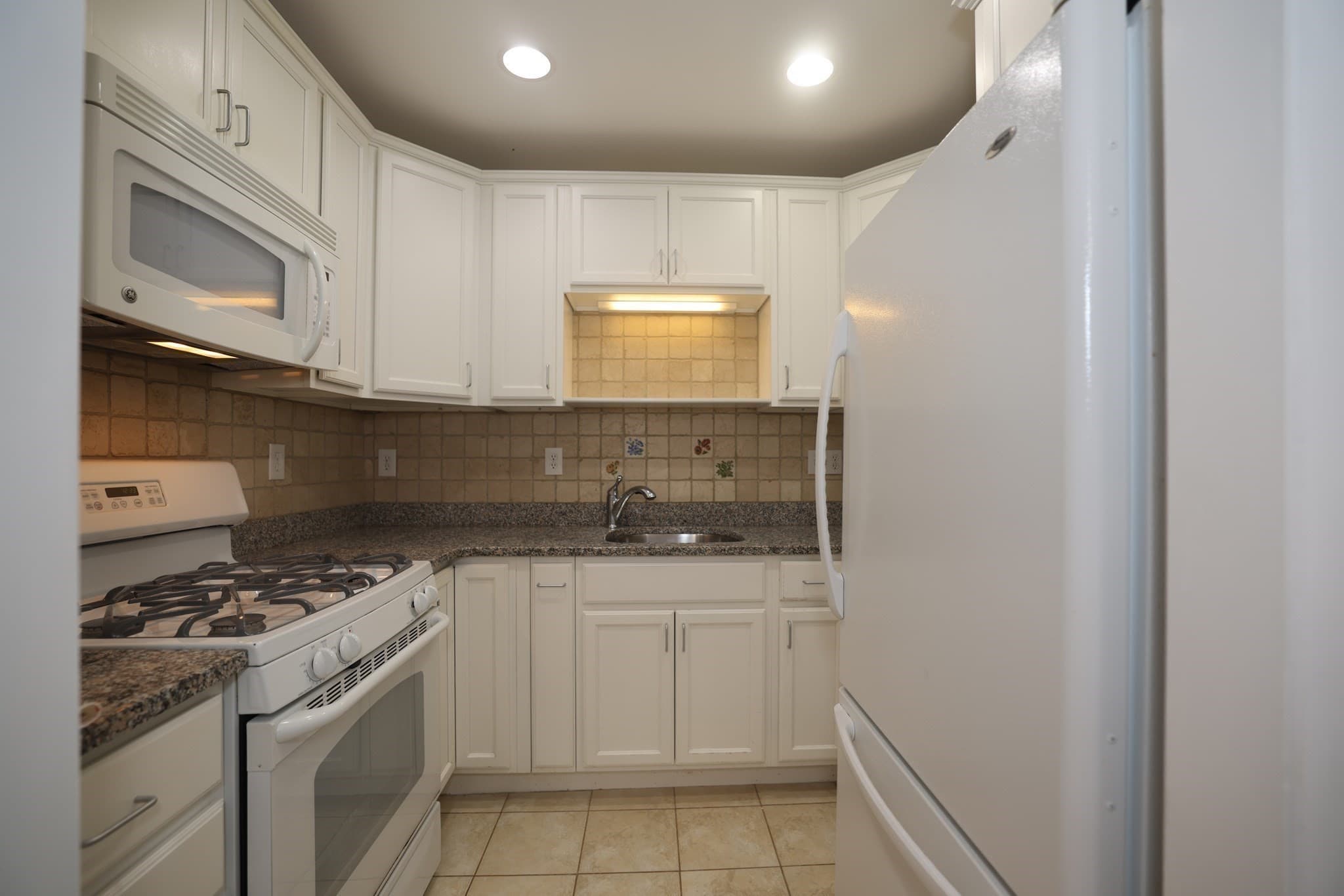 Condominium at 57 Broadlawn Park # 14B, Boston MA 02132, photo 5 of 26
