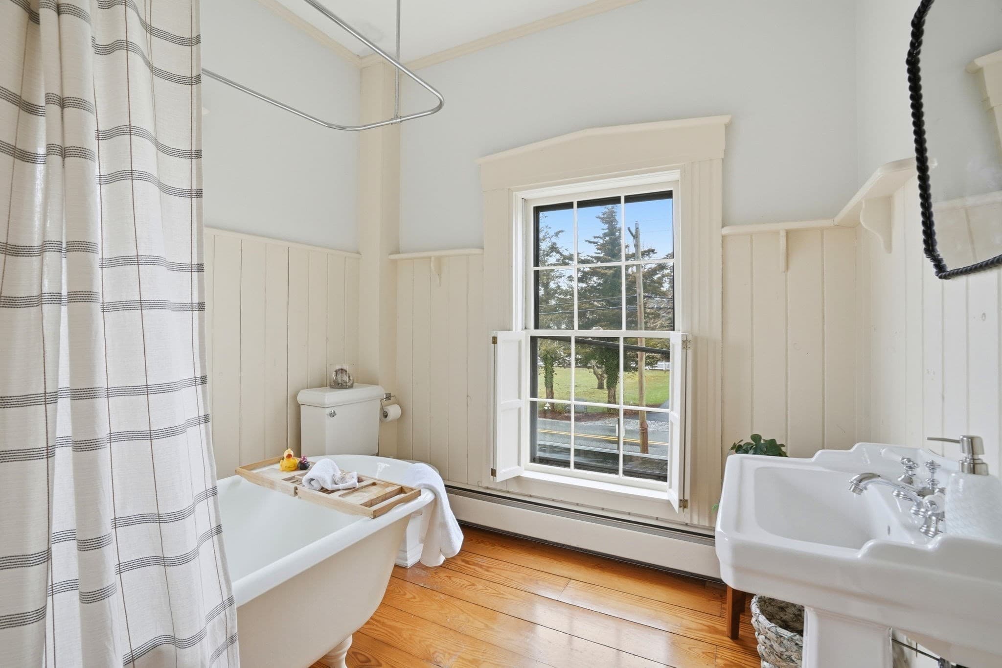 Single Family Residence at 194 Center Street, Yarmouth MA 02675, Yarmouth, photo 24 of 42