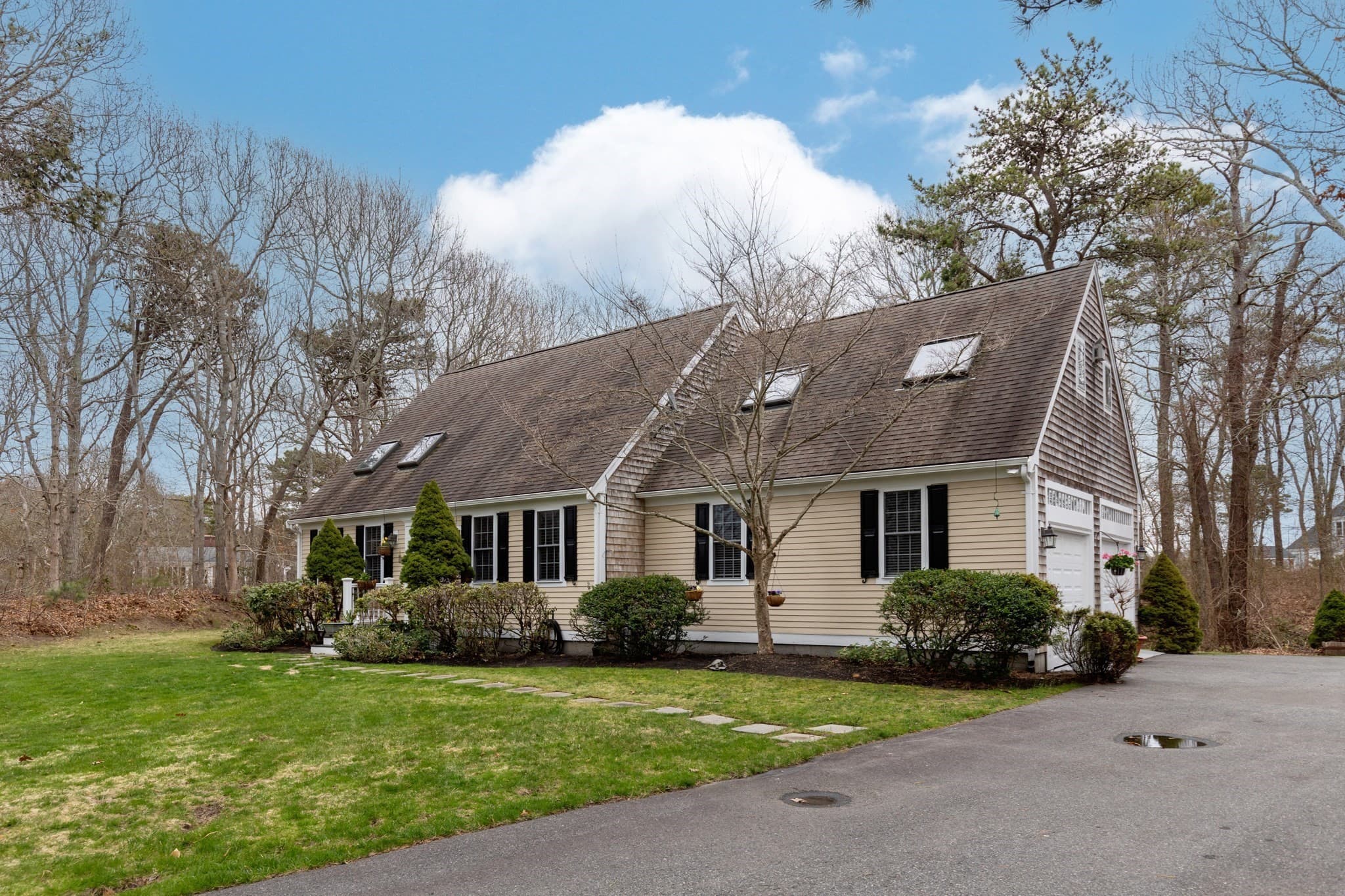 Single Family Residence at 53 Desert Sands Ln, Yarmouth MA 02675, photo 2 of 32