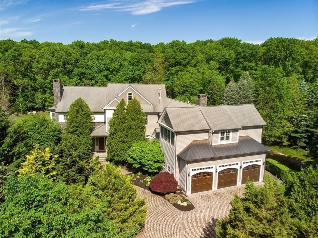 2 Stonegate Ln, Dover MA 02030