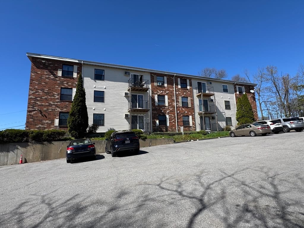 10 Hemans Street # 21, Worcester MA 01605