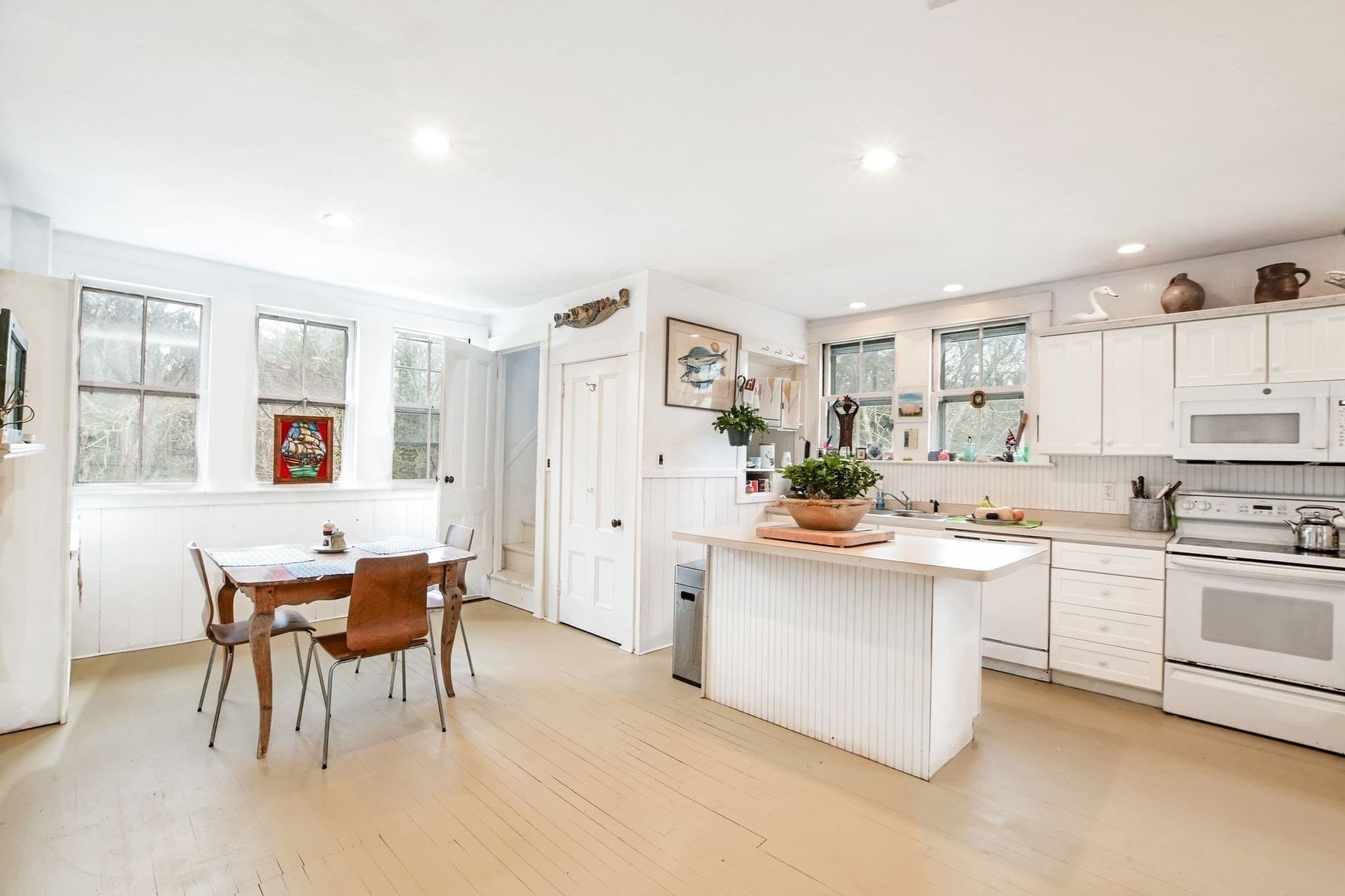 Single Family Residence at 1331 Main St, Barnstable MA 02635, photo 9 of 34