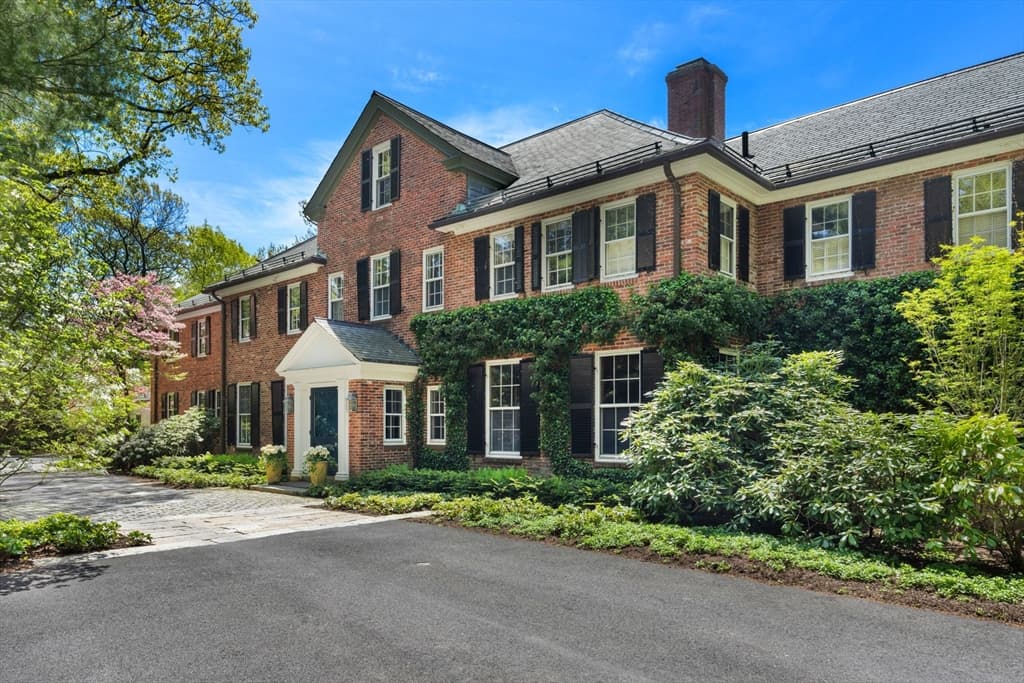 280 Warren St, Brookline MA 02445