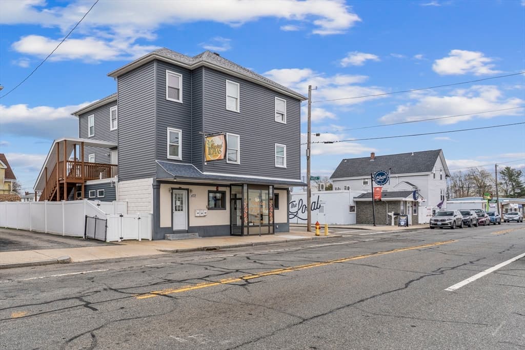 472 Waterman Ave, East Providence RI 02914