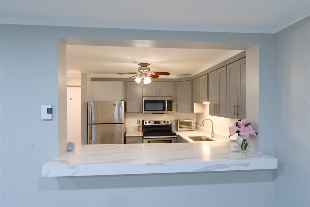 Condominium at 45 Oval Rd # 8, Quincy MA 02170, photo 4 of 10