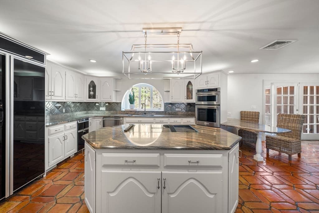 286 Mayflower Cir, Hanover MA 02339 photo 7