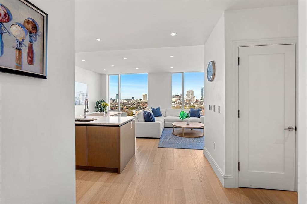 Condominium at 380 Harrison Avenue # G, Boston MA 02118, photo 3 of 40