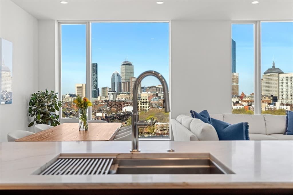 Condominium at 380 Harrison Avenue # G, Boston MA 02118, photo 11 of 40