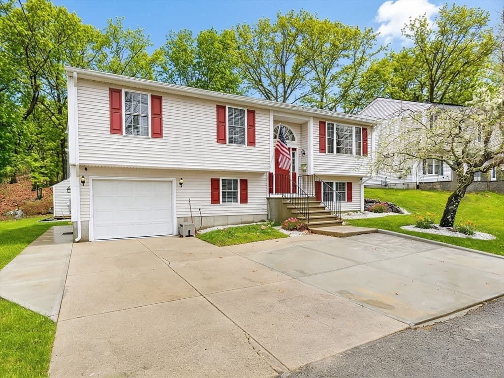 234 Minerva Ave, Cumberland RI 02864