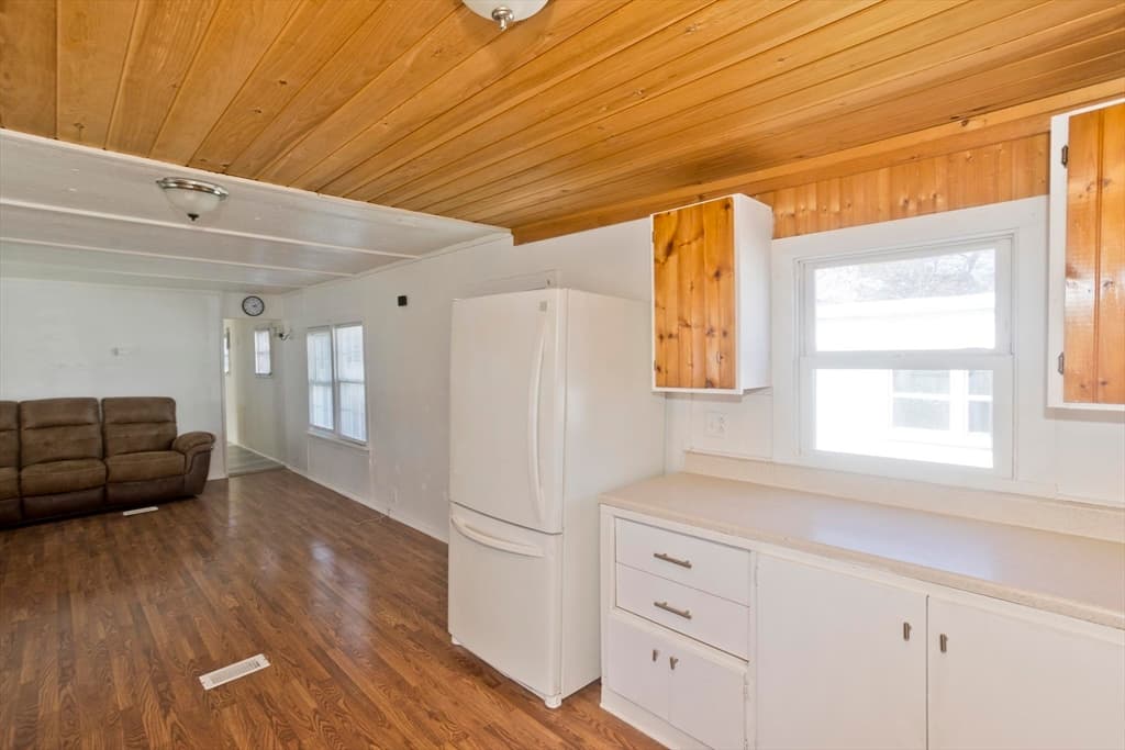 38 Klondike Ave, Westfield MA 01085 photo 7