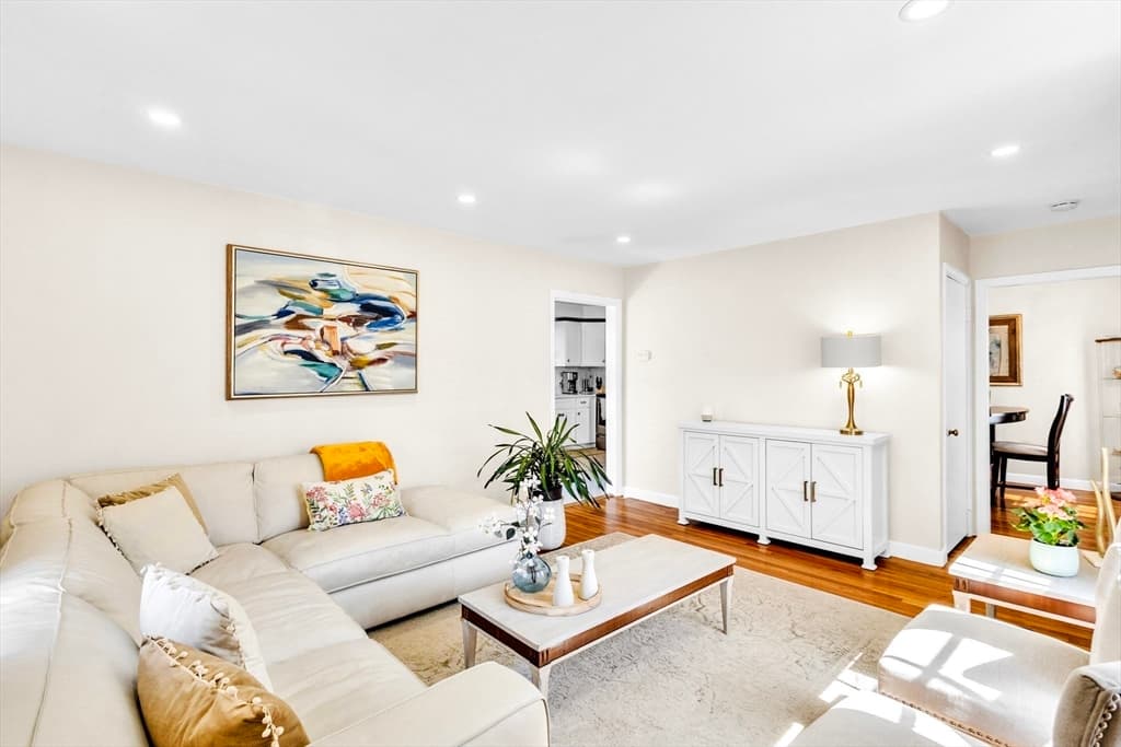 18 Mayflower Rd, Northborough MA 01532 photo 3