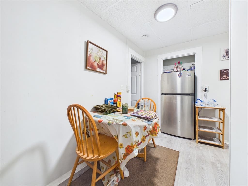 5-9 Family at 826 County St, New Bedford MA 02740, photo 16 of 34