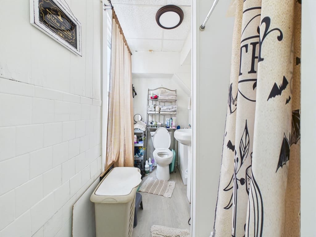 5-9 Family at 826 County St, New Bedford MA 02740, photo 12 of 34