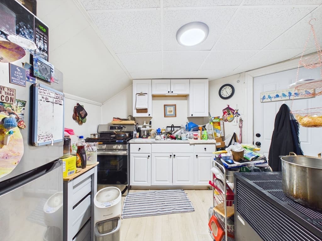 5-9 Family at 826 County St, New Bedford MA 02740, photo 10 of 34