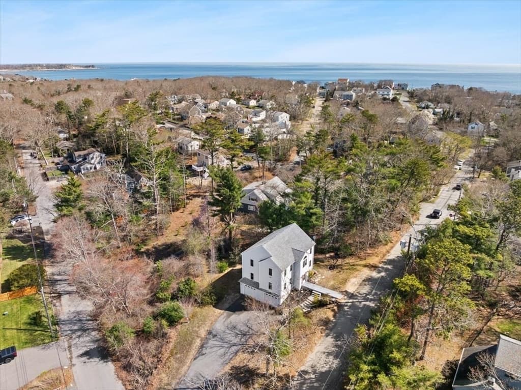 Single Family Residence at 10 Manomet Beach Blvd, Plymouth MA 02360, Plymouth, photo 9 of 40