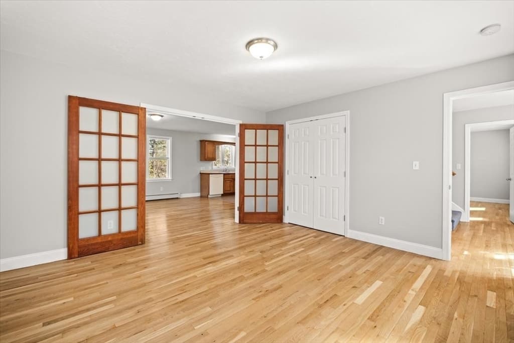 Single Family Residence at 10 Manomet Beach Blvd, Plymouth MA 02360, Plymouth, photo 24 of 40