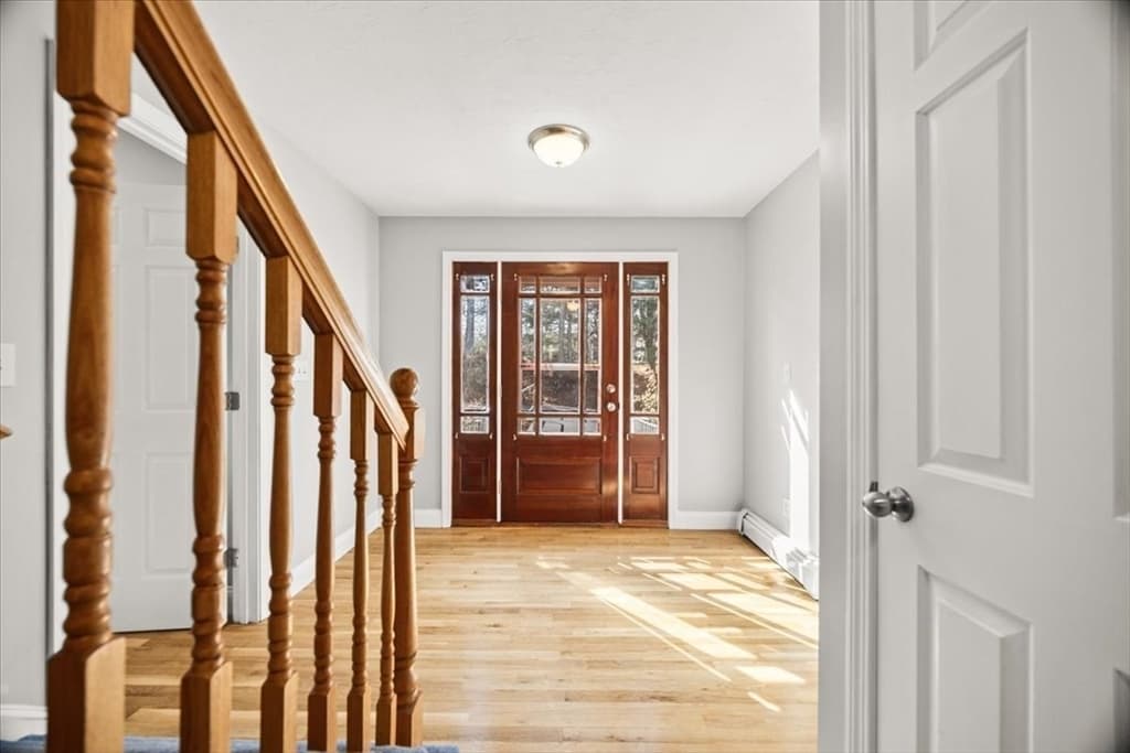 Single Family Residence at 10 Manomet Beach Blvd, Plymouth MA 02360, Plymouth, photo 15 of 40