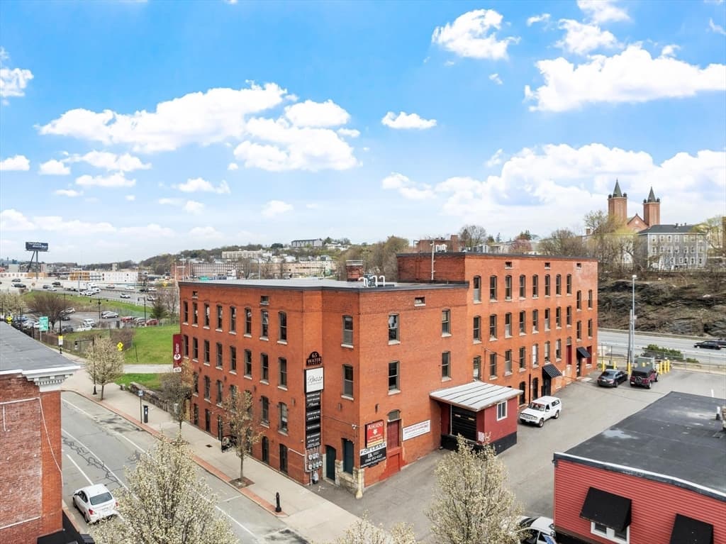 65 Water St, Worcester MA 01604