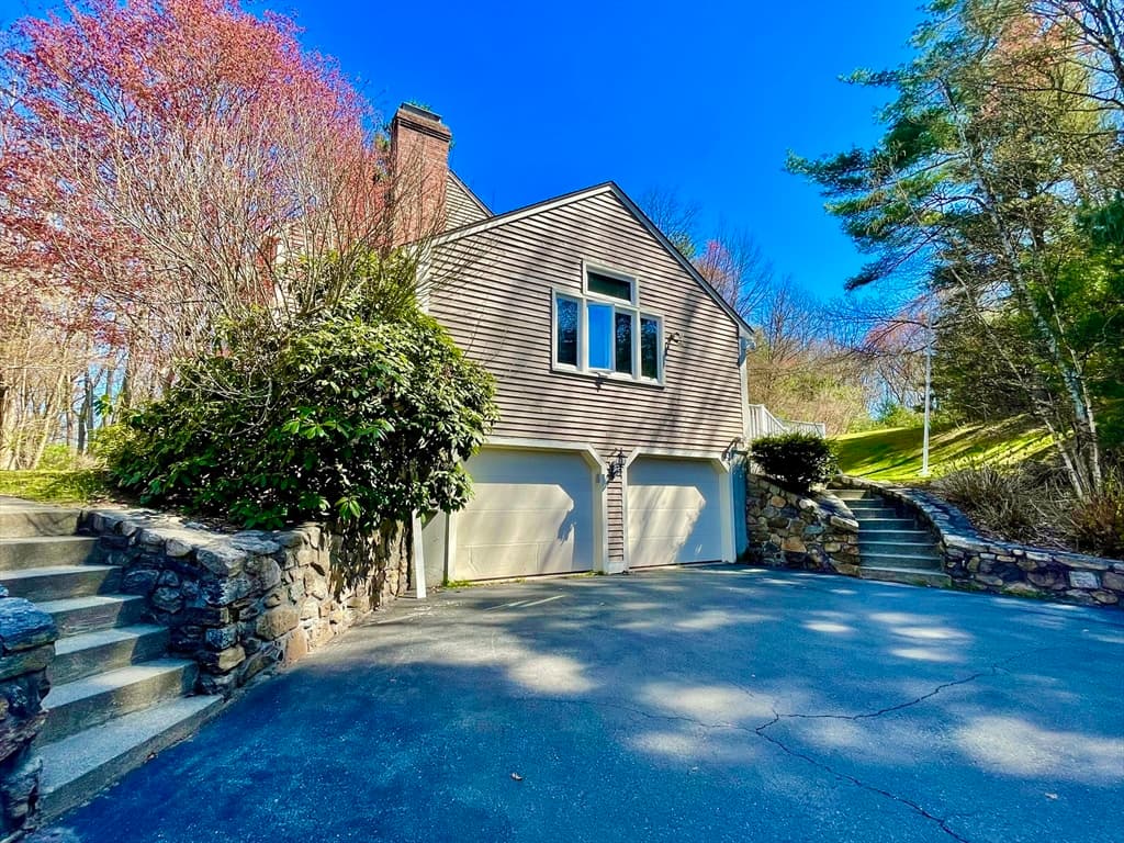 128 Upton Rd, Westborough MA 01581 photo 3