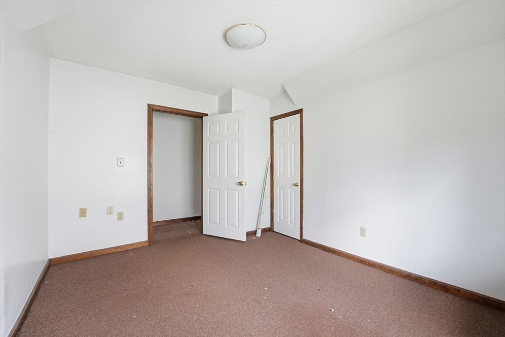 3 Family at 42 Berkshire St, Springfield MA 01151, Springfield, photo 28 of 36