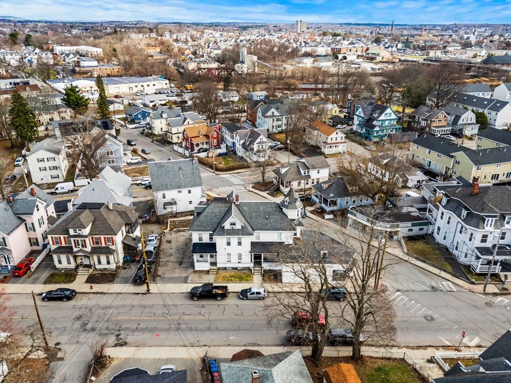 237 Branch St, Lowell MA 01851