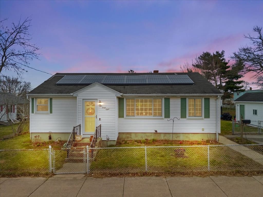 548 Jefferson St, Fall River MA 02721
