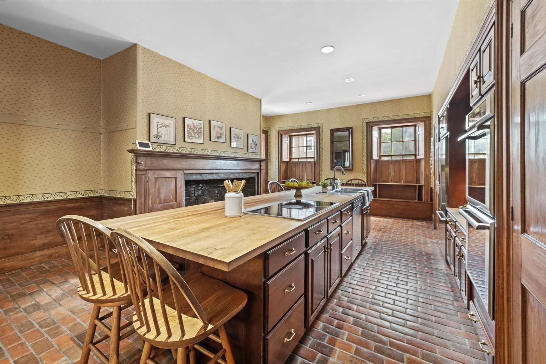 3 Family at 166 High Street, Danvers MA 01923, Danvers, photo 14 of 42