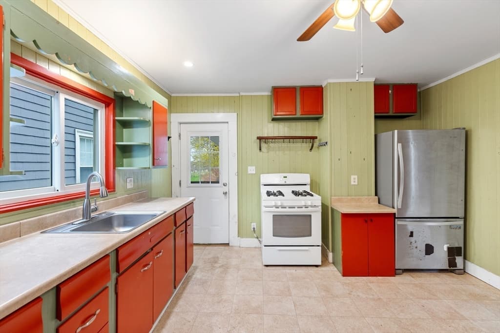 105 Centennial Ave, Gloucester MA 01930 photo 17