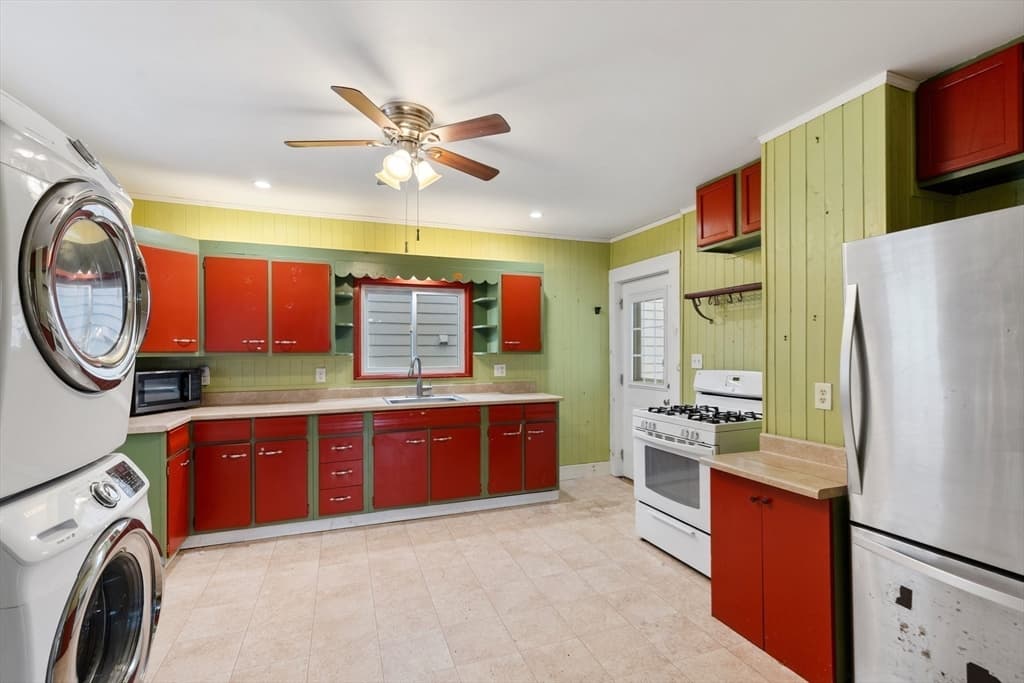 105 Centennial Ave, Gloucester MA 01930 photo 16