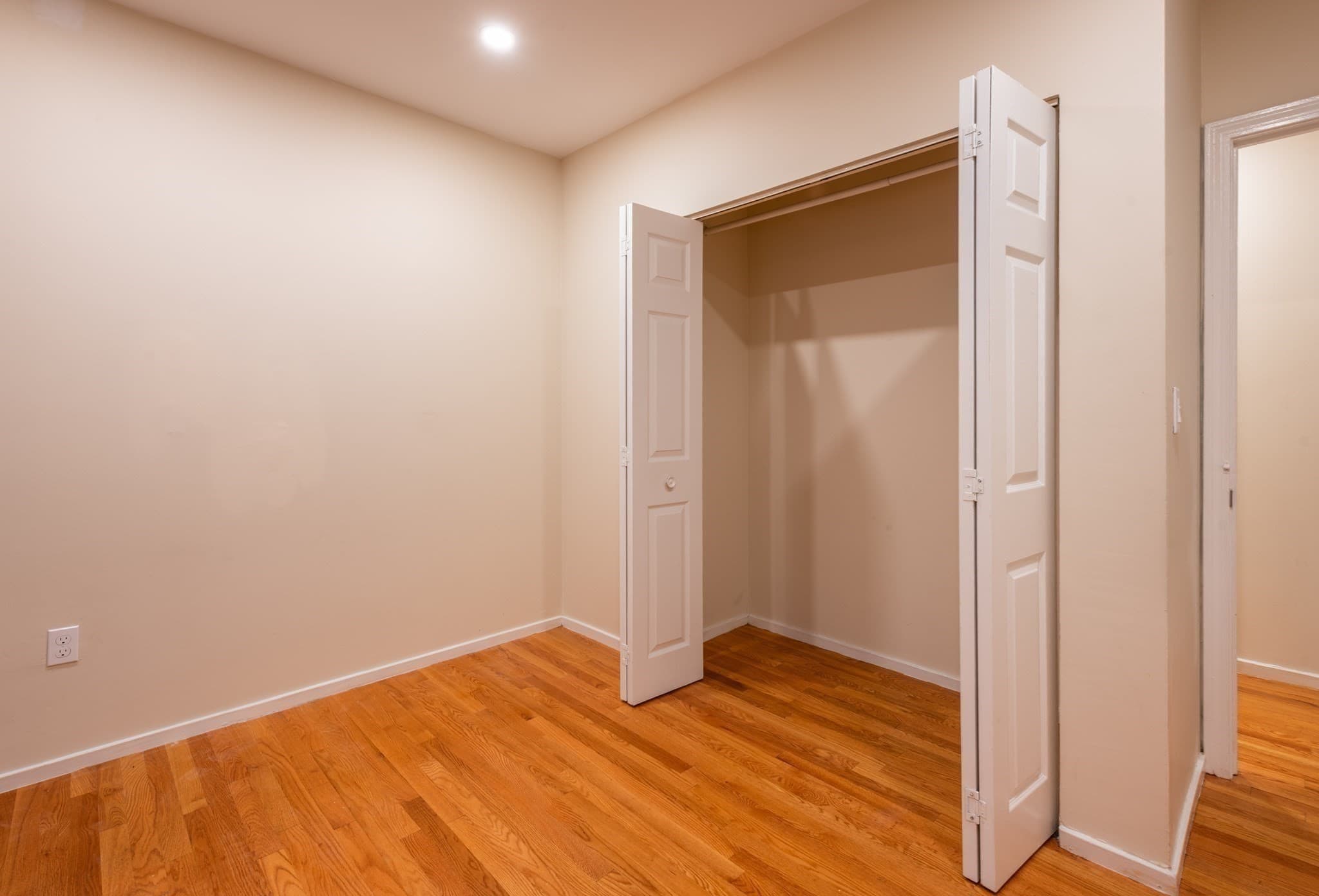 Condominium at 147 Kelton # 305, Boston MA 02134, photo 10 of 28