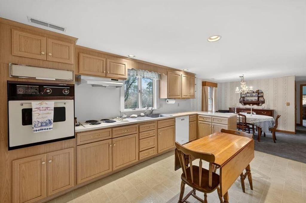 Single Family Residence at 48 Glover Sq, Chatham MA 02633, Chatham, photo 9 of 32