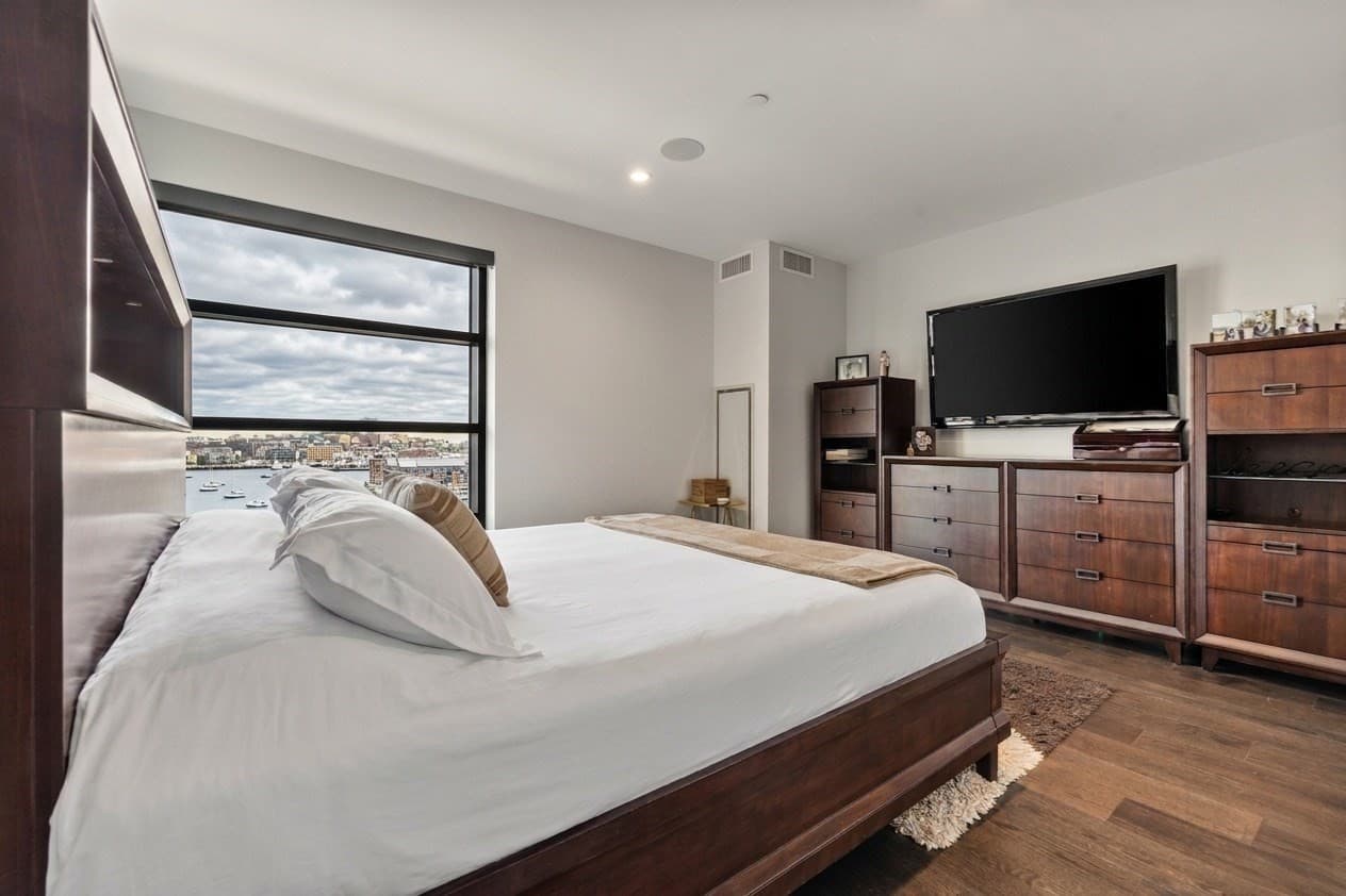 Condominium at 14 West Broadway # 7L, Boston MA 02127, Boston, photo 17 of 36