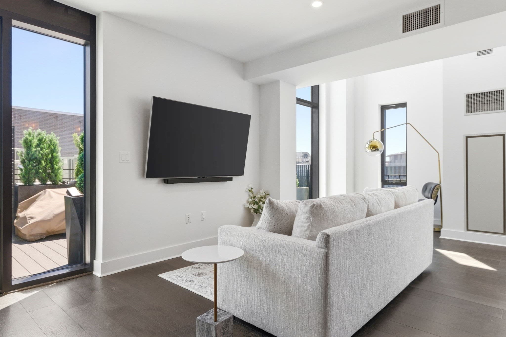 Condominium at 14 West Broadway # 7L, Boston MA 02127, Boston, photo 9 of 36